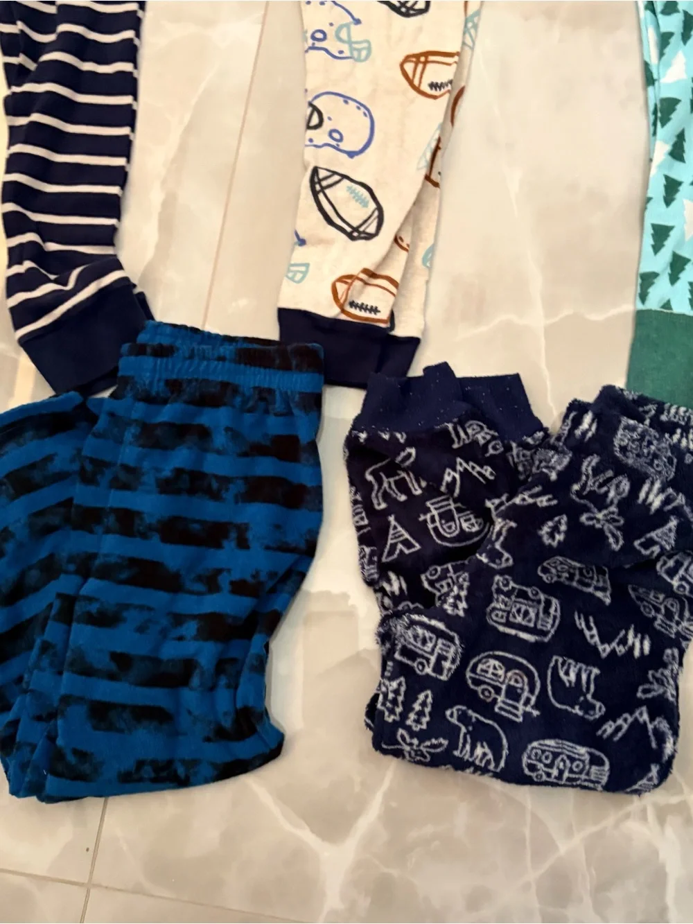 Boys Size 4 Pajama Lot Carter’s Old Navy 4 Sets + 2 Pants Dinosaur Football Warm